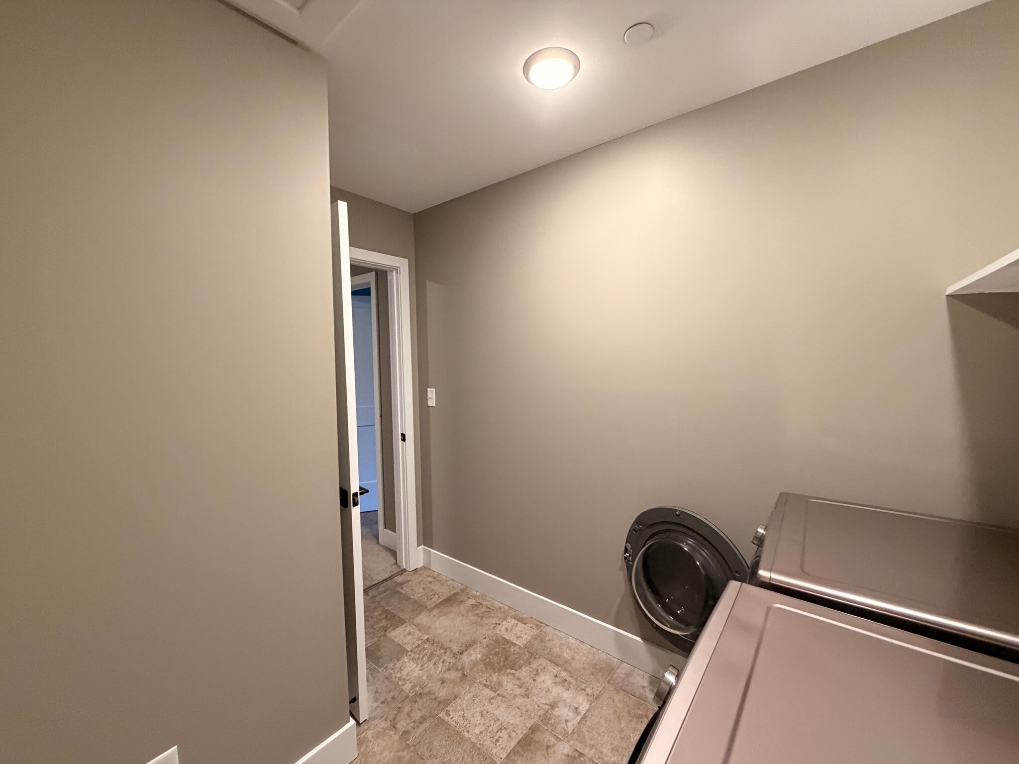 Building Photo - 746 Golden Spring Dr