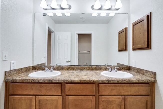 Building Photo - 7323 Snowden Rd