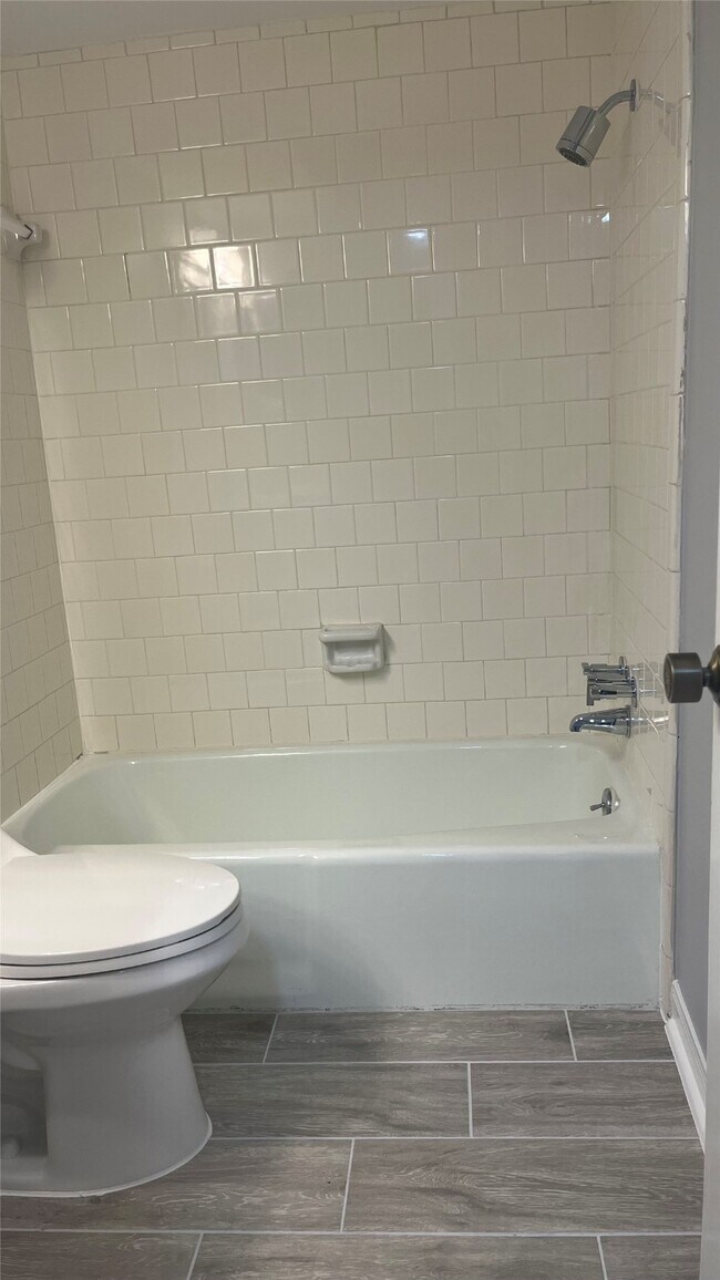 Building Photo - 12633 Memorial Dr