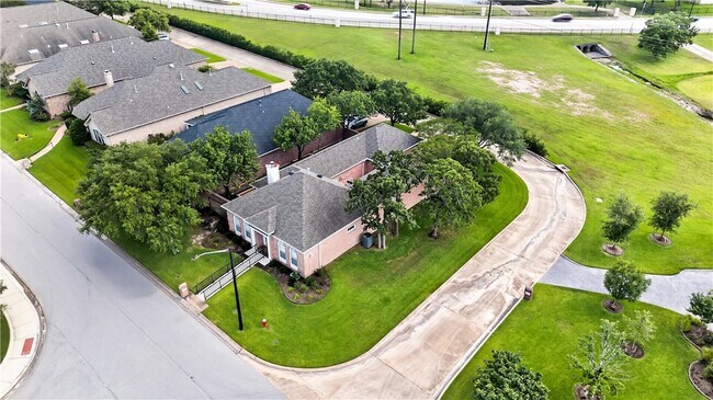 Building Photo - 4728 Stonebriar Cir
