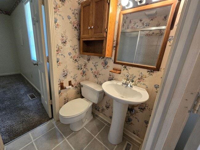 Building Photo - 3/2 One Level Home w/ Spacious, Level Lot!