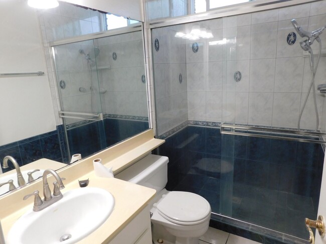 Building Photo - Spacious One Story 3-bedroom, 2-bathroom H...