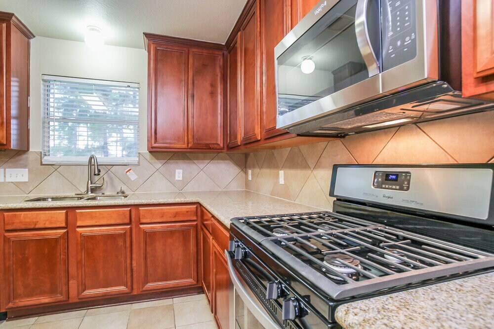 Building Photo - 14819 Olde Manor Ln