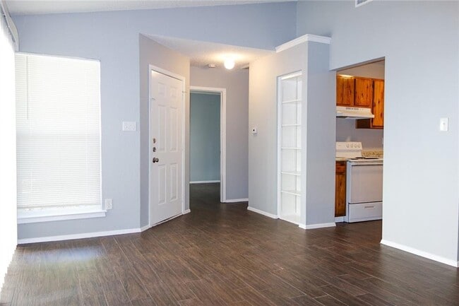 Building Photo - 9714 Eastwend Dr