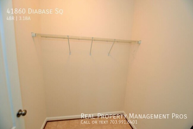 Building Photo - 41860 Diabase Square