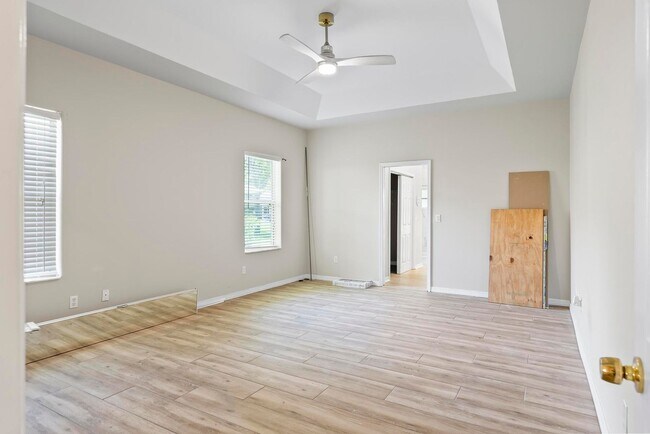 Building Photo - 24 Lakecliff Dr
