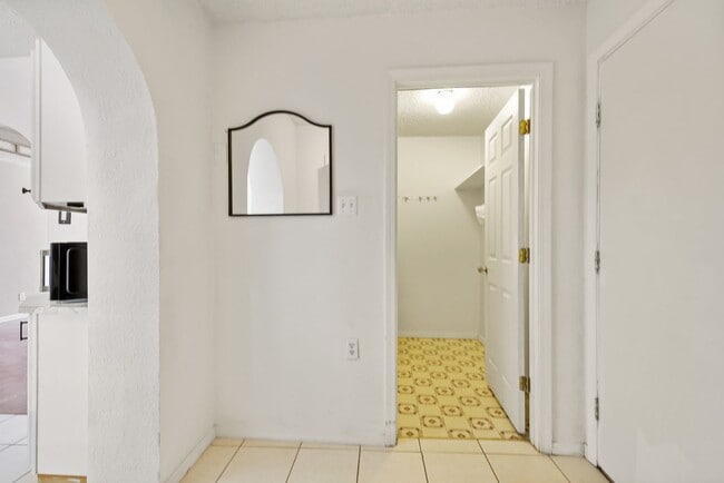 Building Photo - 3 bedroom 2 bath home with Acreage