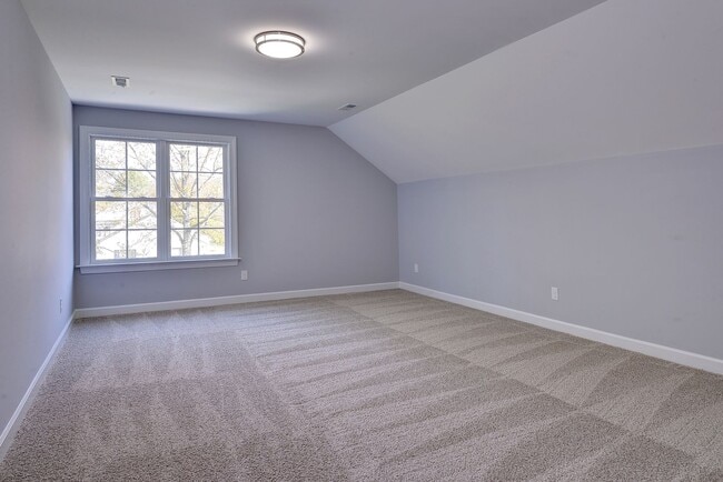 Building Photo - 718C Poquoson Ave