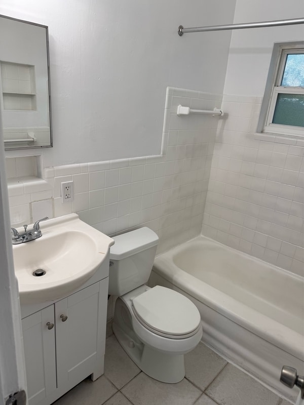 Building Photo - 2112 9th Ave N