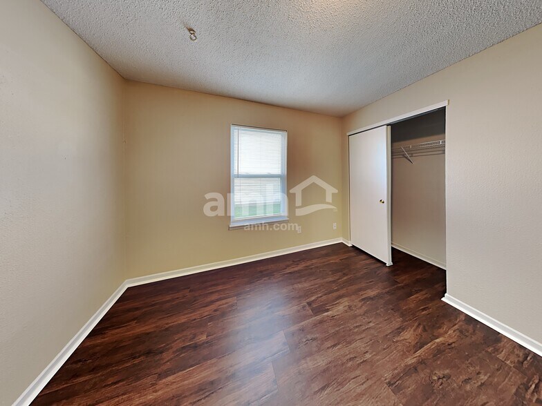 Building Photo - 9128 Stones Bluff Pl
