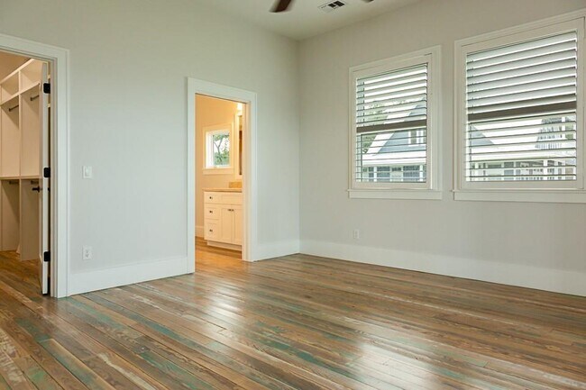 Building Photo - 2612 Todville Rd