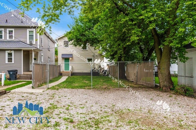 Building Photo - Newly Renovated 2 Bedroom Franklinton Home!