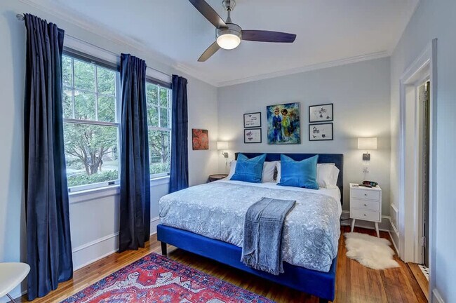 Building Photo - 518 Lamar Ave