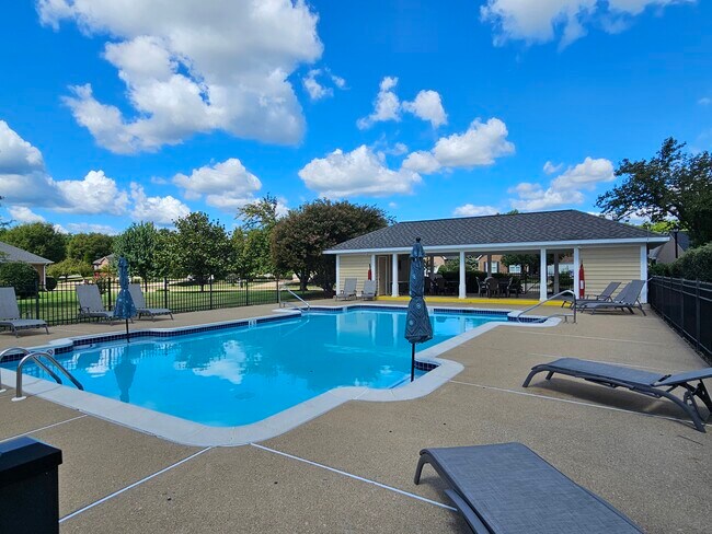 Building Photo - 1310 Ramseur Ln