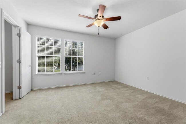 Building Photo - 7409 Elk Pass Dr