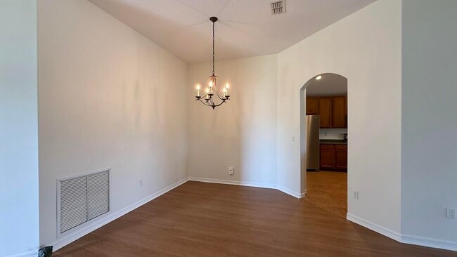 Building Photo - 515 South Valencia Cir SW