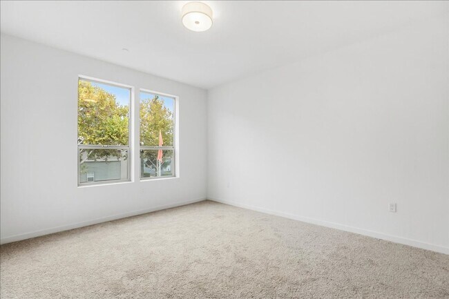 Building Photo - 6117 Bridgecross Dr