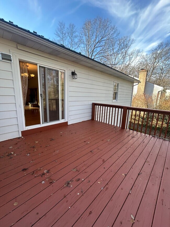 Building Photo - 3 bedroom, 3 bath house located in Park Forest