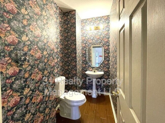 Building Photo - 4108 Hedgerow Dr