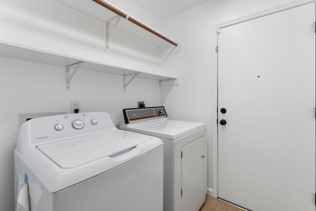 Building Photo - 54 Legend Mill Ct