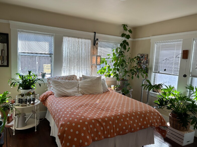 Building Photo - 203 Howard St