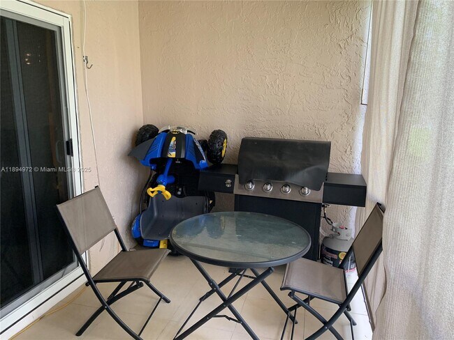 Building Photo - 3328 Quail Close