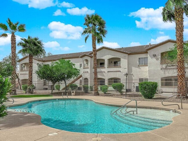 Building Photo - 5655 E Sahara Ave