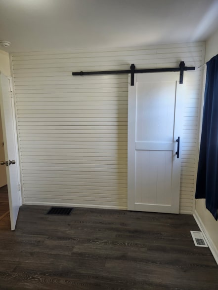 Building Photo - 615 19th St