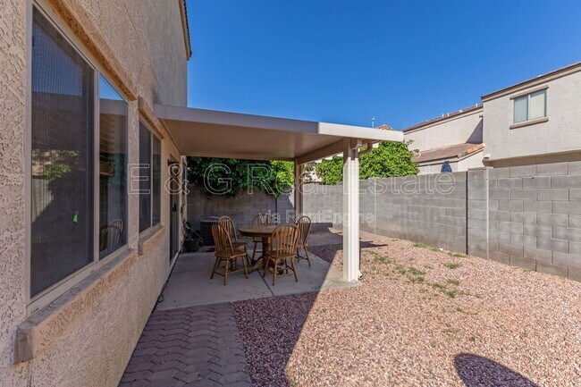 Building Photo - 7042 W Mercer Ln