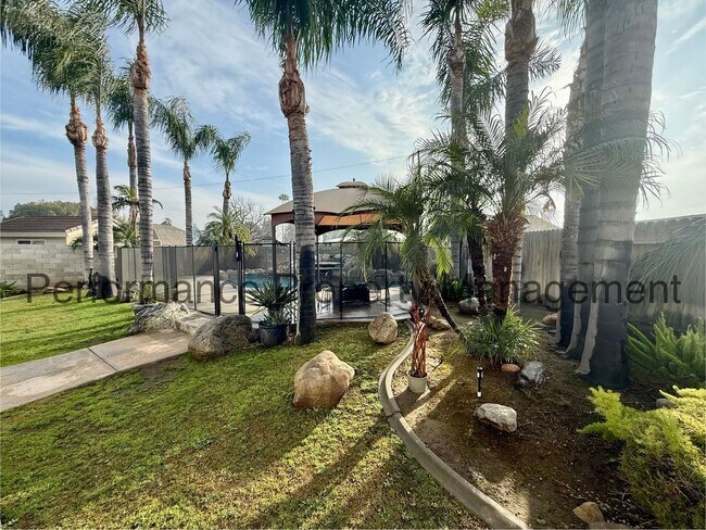 Building Photo - Gorgeous 3 Bed/2 Bath + Office w/ Solar, Pool & $0 Deposit Option