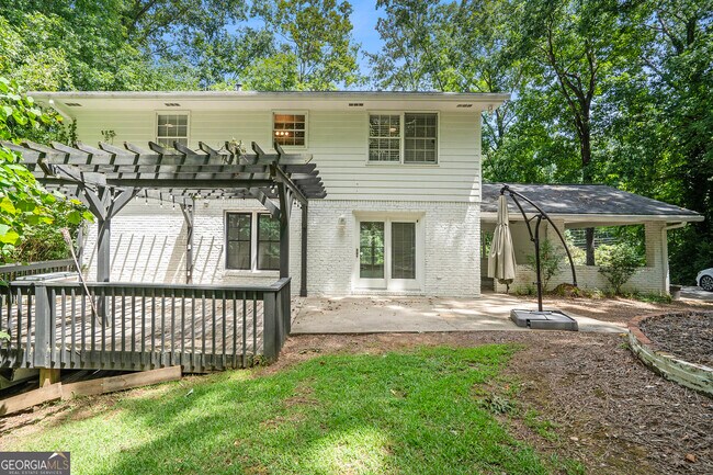 Building Photo - 525 Abernathy Rd NE