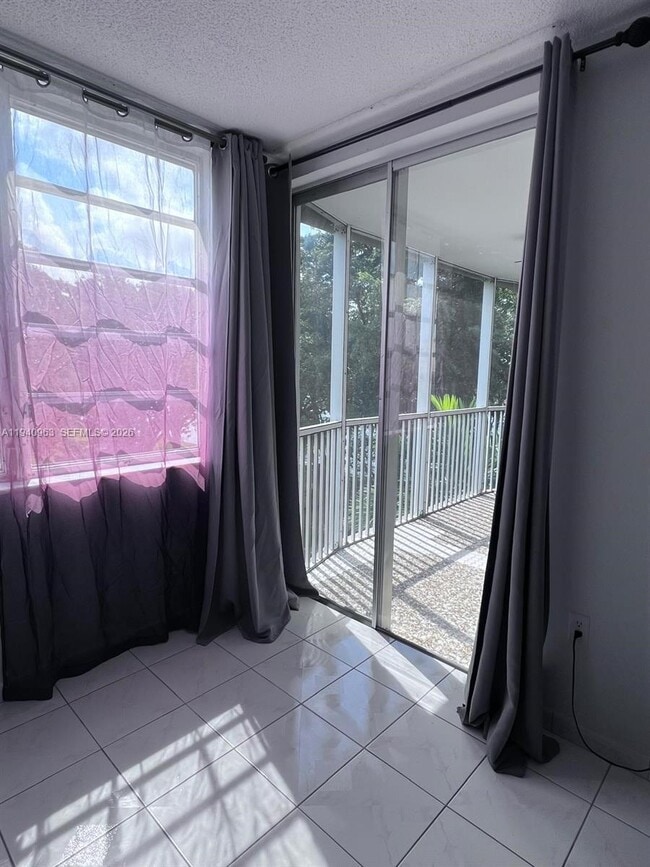 Building Photo - 1670 NE 191st St