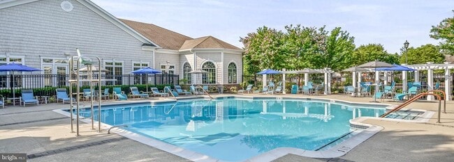 Building Photo - 20779 Crescent Pointe Pl