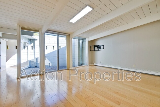 Building Photo - 3733 Carlson Cir