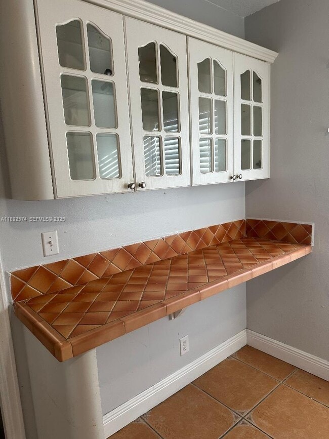 Building Photo - 2225 SW 21st Ter