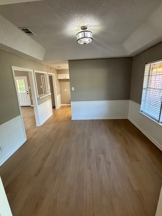 Building Photo - 4316 Aberdeen Dr