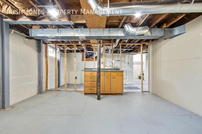 Building Photo - 4796 N Bailey Ave