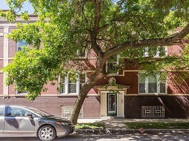 Building Photo - 2574 W Lyndale St