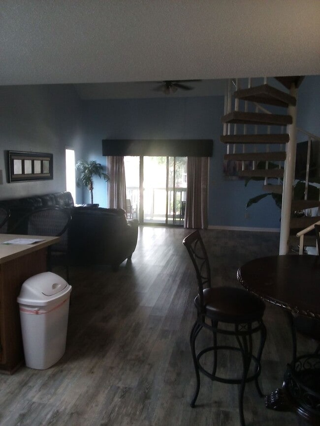 Building Photo - Golf Colony VII Unit 20 J