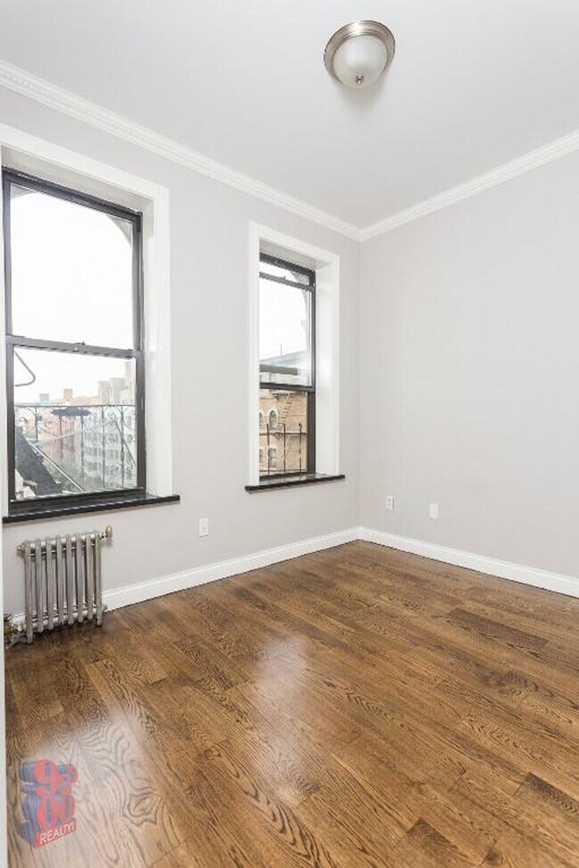 Building Photo - East 3rd Street