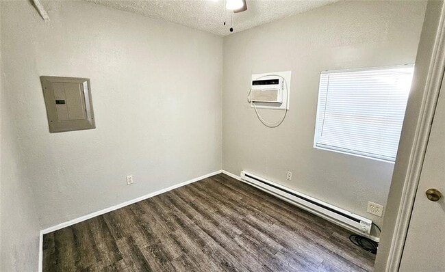 Building Photo - 2308 NW 12th St