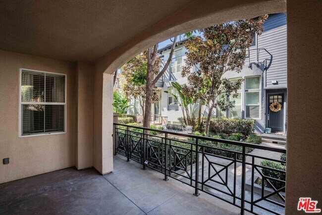 Building Photo - 13075 Pacific Promenade