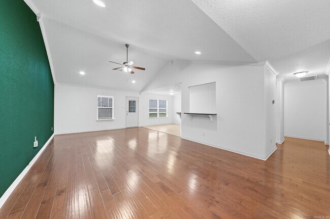 Building Photo - 17317 Crooked Oak Dr
