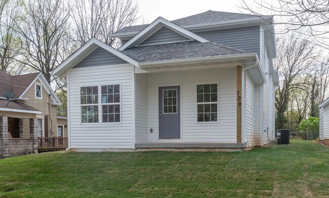 Building Photo - 719 S Main Ave
