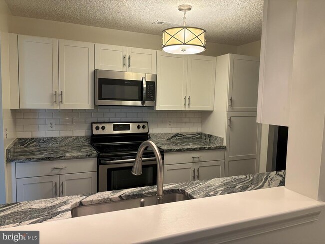 Building Photo - 12907 Churchill Ridge Cir