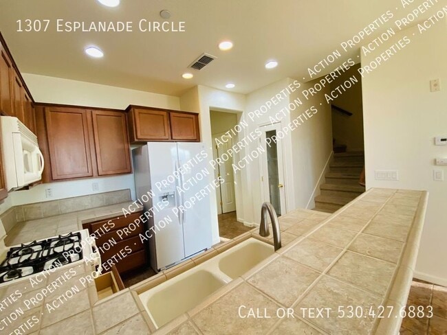 Building Photo - 1307 Esplanade Cir