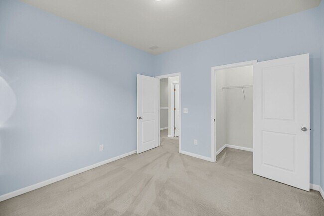 Building Photo - Charming Johns Island Retreat with Modern Amenities