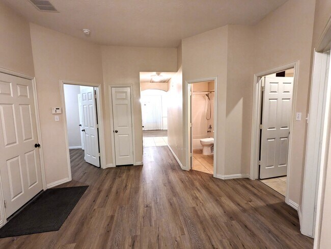 Building Photo - 13415 Highland Park Ct