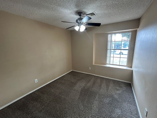 Building Photo - 6934 W Brown St