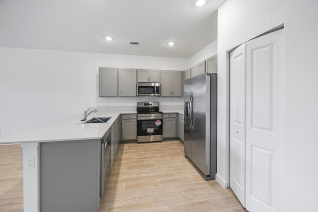 Building Photo - 4330 Pond Lily Ln